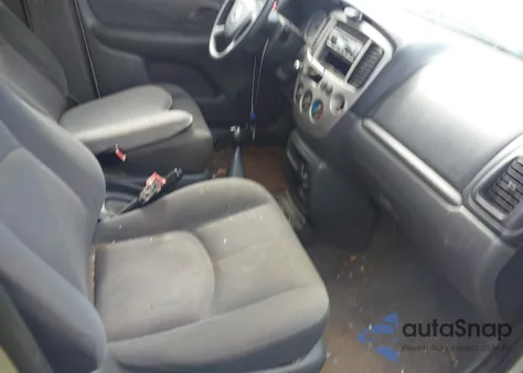 2004 Mazda Tribute Dx z USA, uszkodzony, nr VIN 4F2YZ02B84KM16542